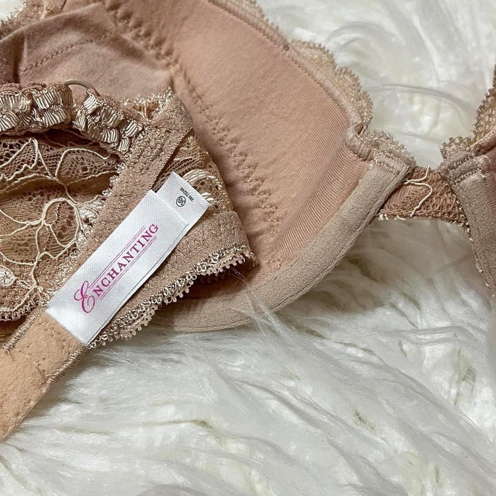 Embroidered bra - Picture 3 of 4